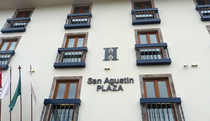 San Agustin Plaza Hotel - Bild 1