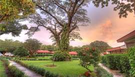 Hacienda Guachipelin Hotel