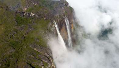 Überflug über den Wasserfall Salto Ángel