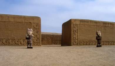 Ganztagesausflug Huaca Luna y Sol, Dragón, Chan Chan und Huanchaco