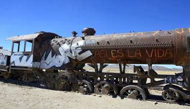 Besuch des Eisenbahnfriedhofs Uyuni
