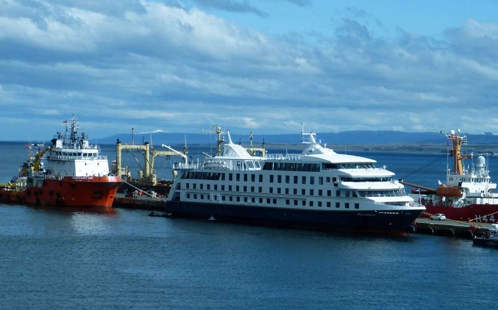 Verbindungen - Flug- Schiffs- und Busverbindungen ab Punta Arenas