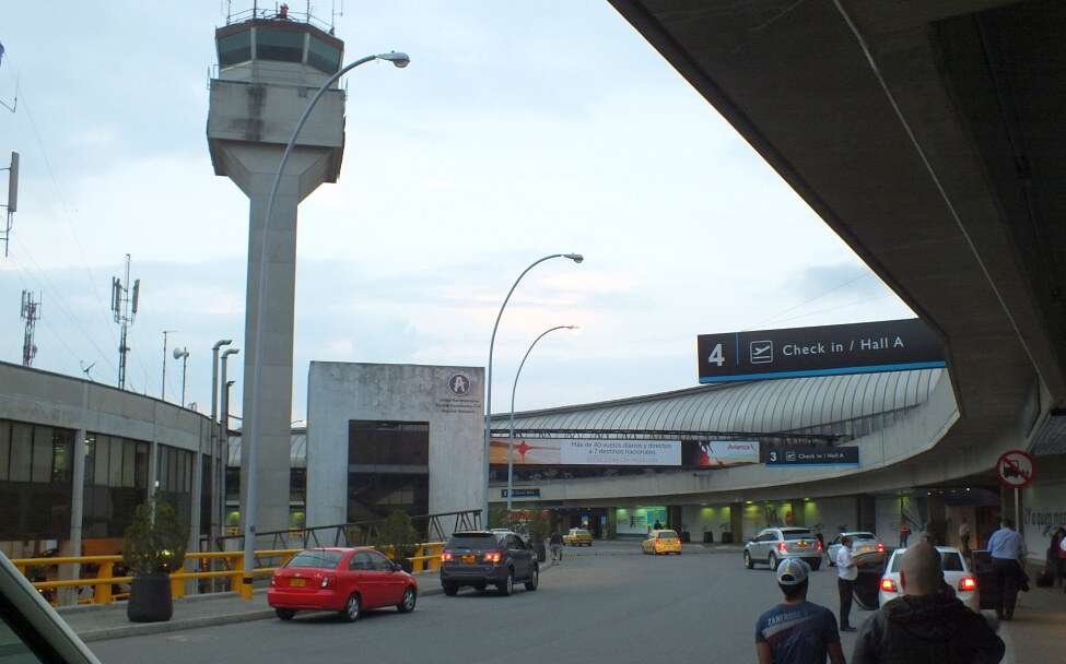 Verbindungen - Der Flughafen von Medellín