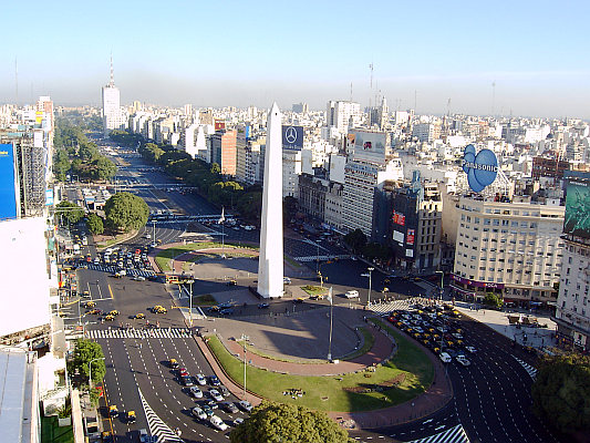 Obelisk und Avenida 9 de Julio, Buenos Aires, Argentinien