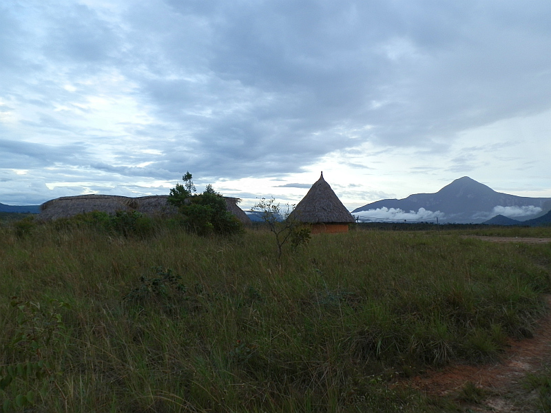 Hütten der Ureinwohner von Canaima, Venezuela