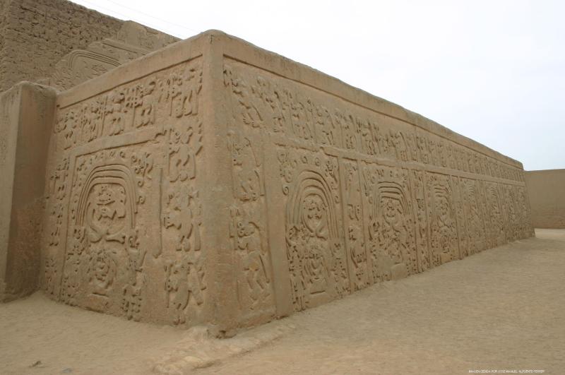 Huaca de Dragon, Trujillo, Peru